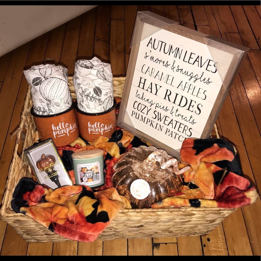 Autumn themes gift basket